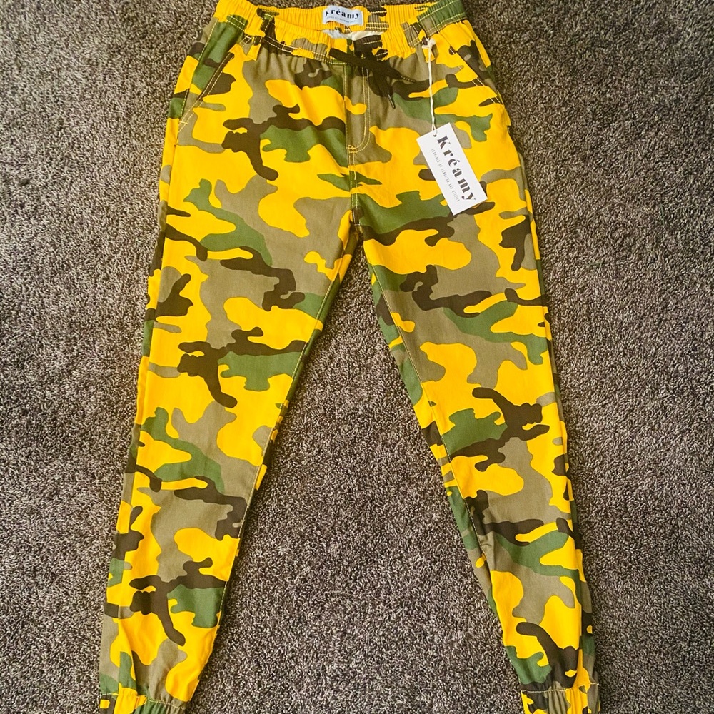 Kreamy Juniors Yellow Army Print Joggers NWT